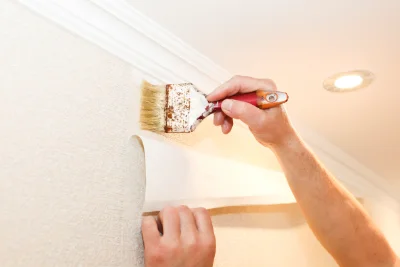 Pose de papier peint à Ozillac — revêtements muraux et toiles de verre